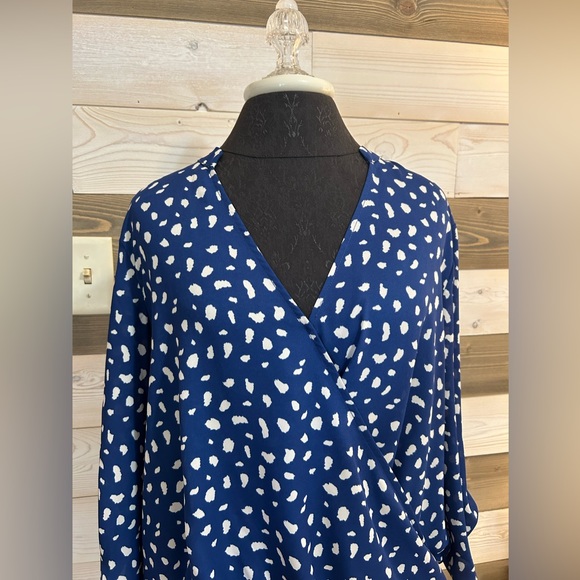 All in Favor ⚜️ Edgy Dot Design Cross Front Top - Picture 1 of 8